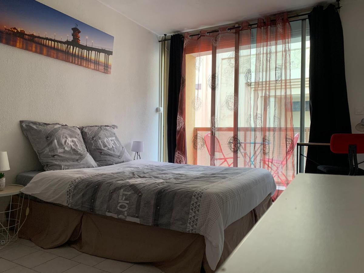 Nimes Studio Parking Dhuoda Екстер'єр фото